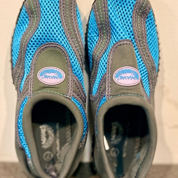 Wave Zone Shoes - Women's Water Shoes/Aqua Socks for Beach, Hiking, Waterpark, Pools, and Vacation